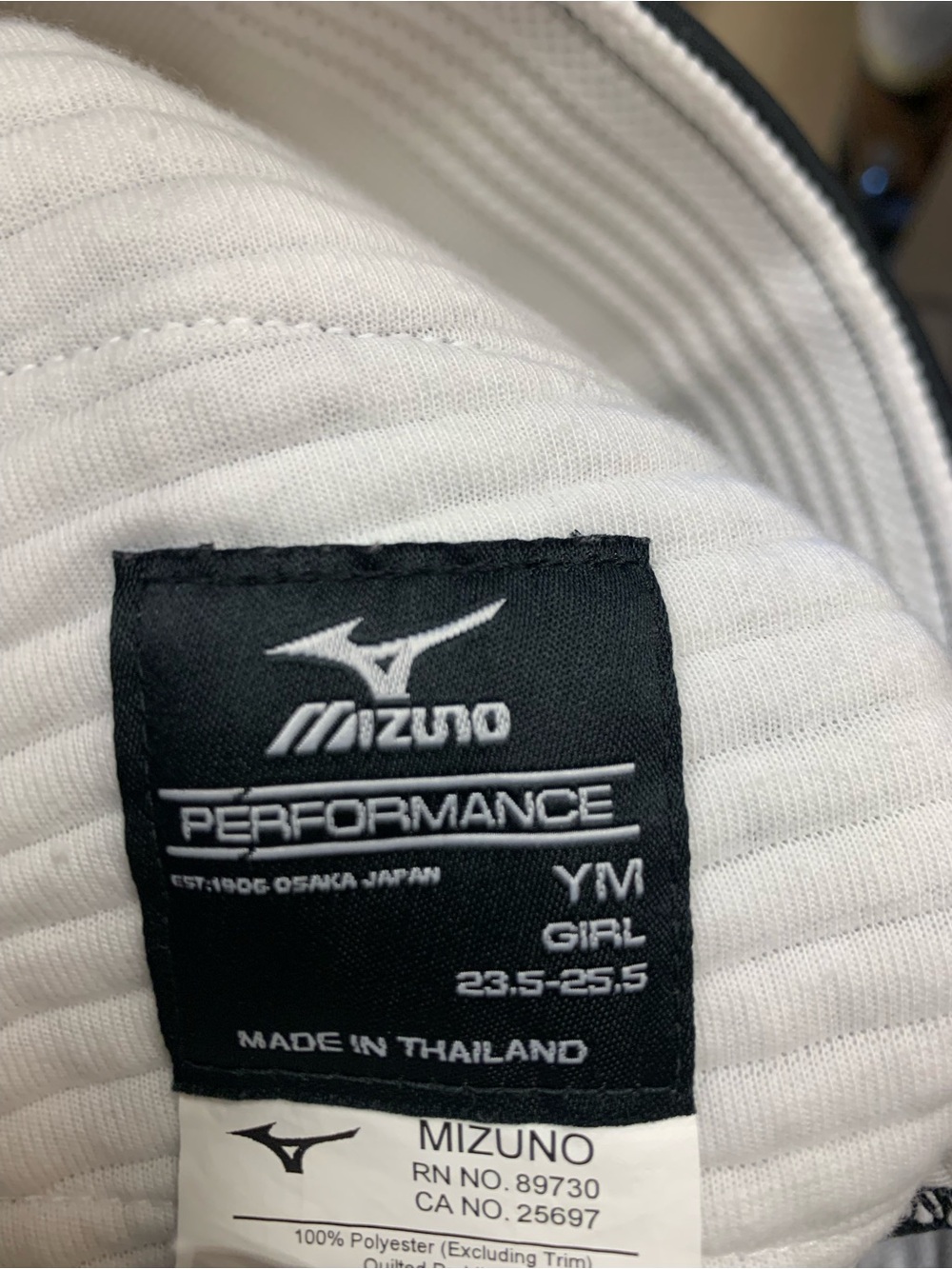 Mizuno Girls Performance White with Black Label